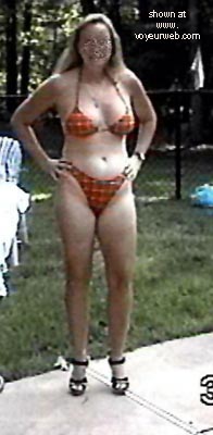 Pic #1 Cindy At The Pool