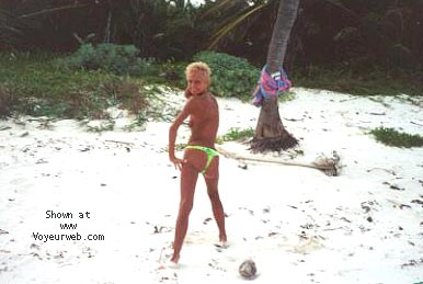 Pic #1Beach Girl in Cancun