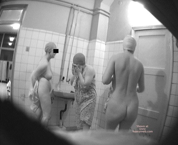 Pic #1Pool Dress Room - 3 Nude