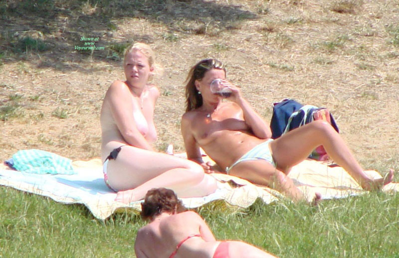 Pic #1Two Girls Sun Bathing
