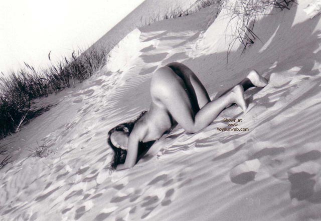 Pic #1 Catti Striptease On The Beach