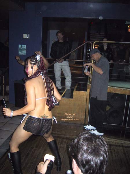 Pic #1Naughty Asian Gurl At a Club!