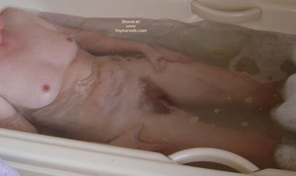Pic #150 yo Wife Having a Bath