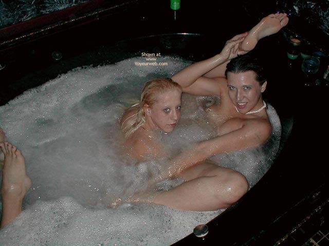 Pic #1 *GG Kate and Melissa in The Tub