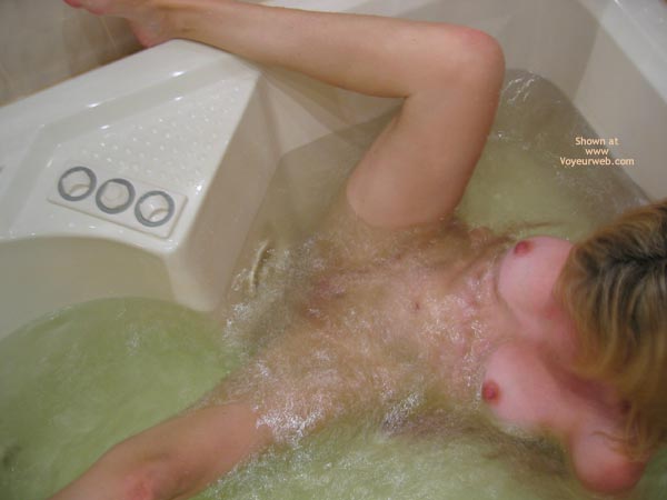 Pic #1Jacuzzi Girl