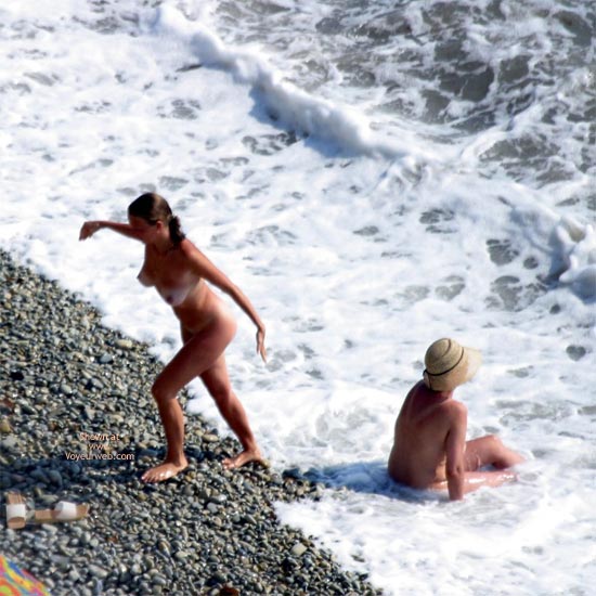 Pic #1 Nude Beautiful Girls Down On The Beach