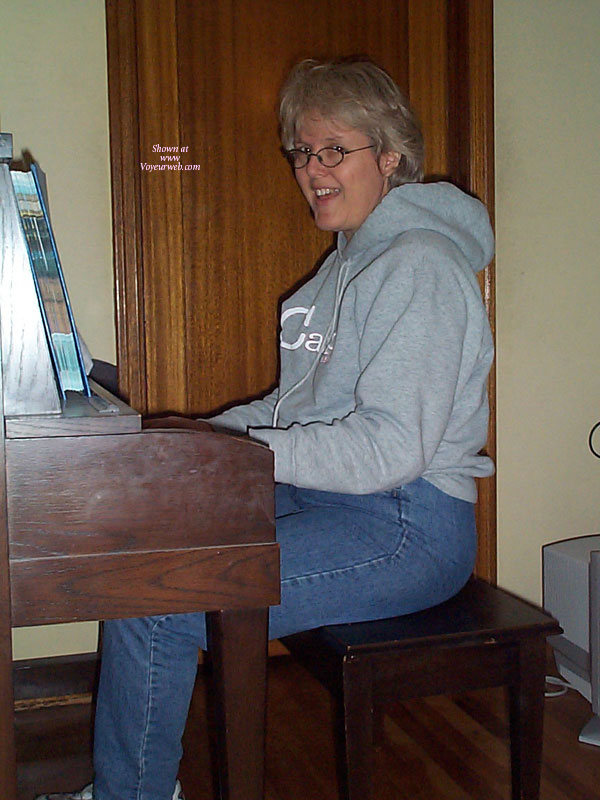 Pic #1 Pianolady