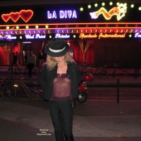 Tina Vor Dem Moulin Rouge, Teil 2