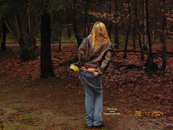 Pic #1 Snoesgirl In The Woods