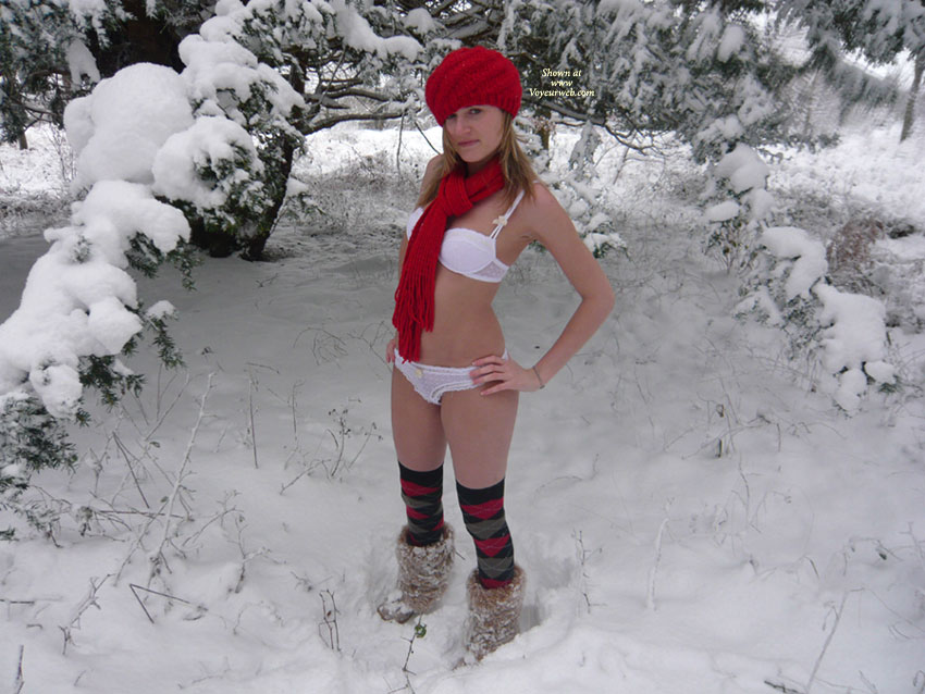 Pic #1*IC Little 1 In The Snow