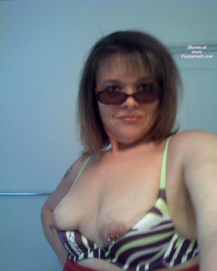 Pic #1Topless Wife Out Of Town