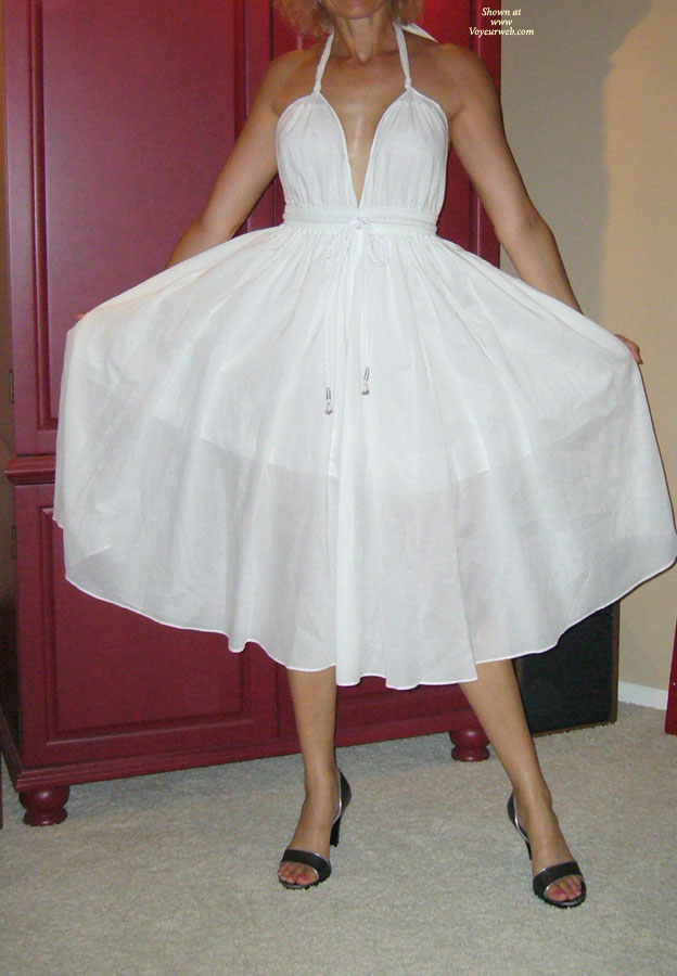 Pic #1 Nude Friend Joan Posing Like Marilyn Monroe