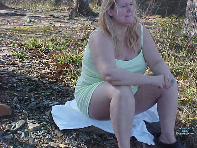 Pic #1Bottomless Wife:&nbsp;At The Lake In North Carolina