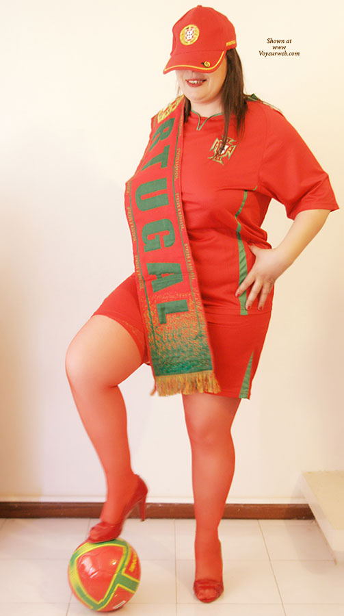 Pic #1Nude Wife on heels Tulipa Go Portugal, Forca Portugal