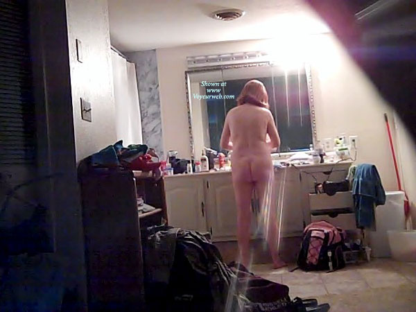 Pic #1Nude Amateur Getting Ready