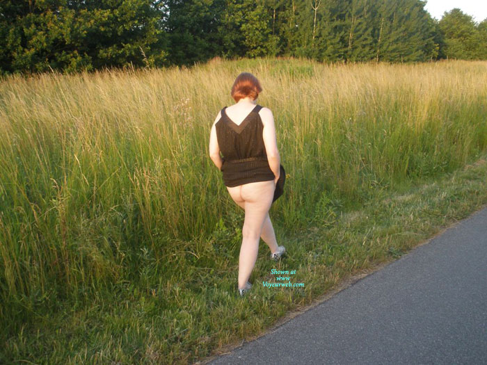 Pic #1Nude Wife:&nbsp;Just Taking A Walk