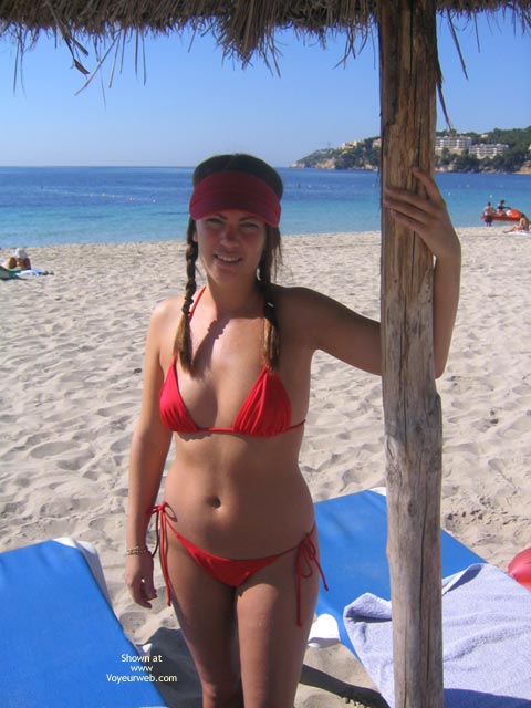 Pic #1Love To Show My Body On Beach
