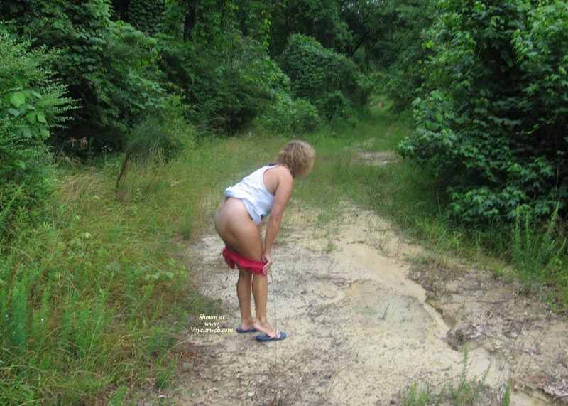 Pic #1Nude Wife:&nbsp;My Wife Outdoors Getting Frisky