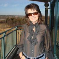 Topless Wife:&nbsp;Midwest Cindy On The Southshore