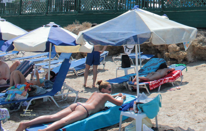Pic #1Beach Voyeur:&nbsp;Crete's Beach