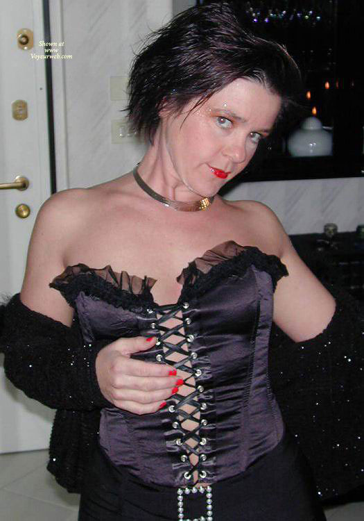 Pic #1 Wife Naked