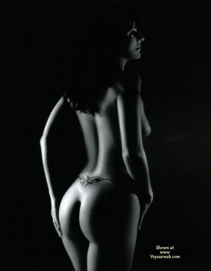 Nude Profile - Black And White - Nude Amateur , Black And White, Satin Young Curves, Hot Buns, Shapely Ass, Flawless Body, Ass And Elbows, Artistic Lighting, Heart Shaped Butt, Lovely Butt, Beauty In Black And White