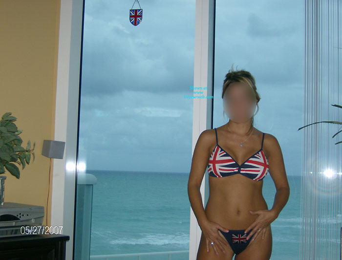 Pic #1Ex Wife In British Bikini