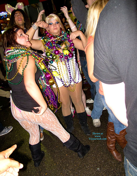 Pic #1Never Ending Shots From Mardi Gras New Orleans 2011