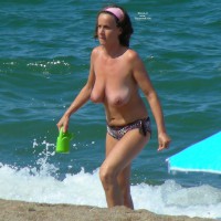 Pic #1 Beach Voyeur: Big Natural Breast At Spain Beach