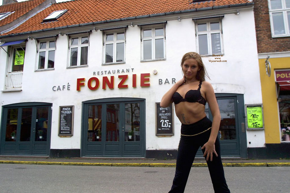 Pic #1Topless Girl:&nbsp;*MFF Supercute Young Barmaid 1 - Topless Amateurs