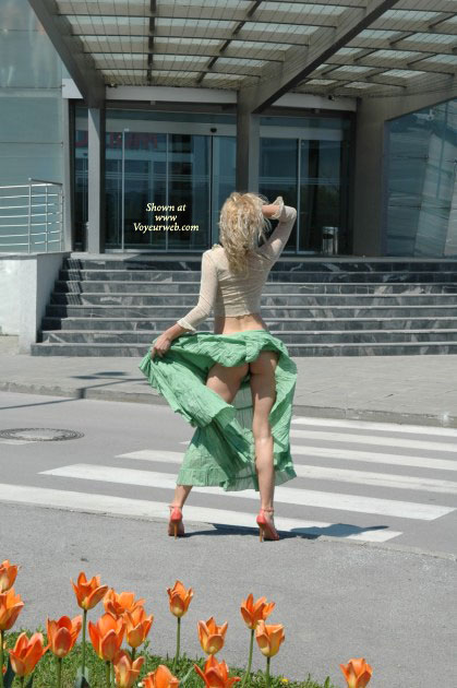 Windblown Skirt - Flashing, Sexy Ass , Upskirt, Green Long Rock, No Panties, Long Green Skirt, Red High Heel Sandals, Flashing Her Sexy Ass, White Lace Shirt