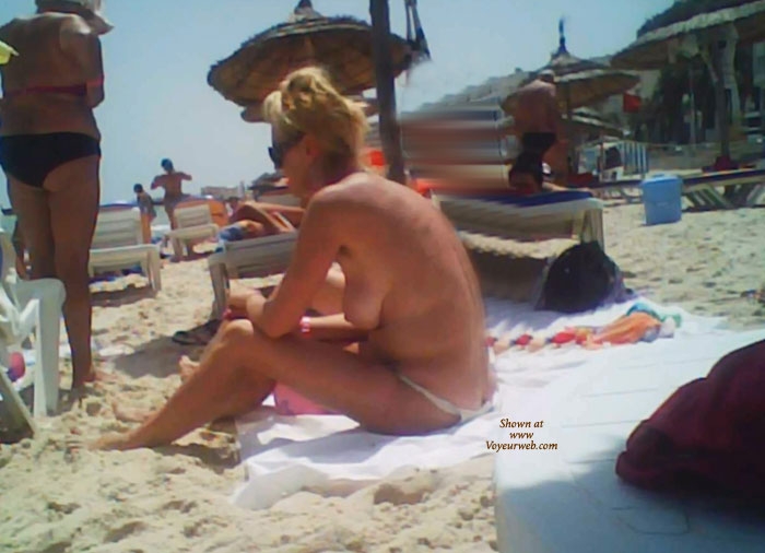 Pic #1 Girl in Topless