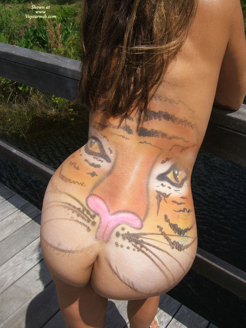 Body Paint Ass - Naked Girl, Nude Amateur , Sexy Curves, Body Art, Body Paint, Ass Shot Outside, Nude Tiger Paint, Reverse Pussy, Painted Tiger Ass, Painted Ass, Tiger Ass, Painted Body