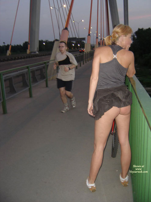 Pic #1 Sweet_cherry On The Bridge