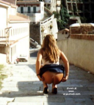 Pic #1 Hot      Melissa From Italy At The Castle