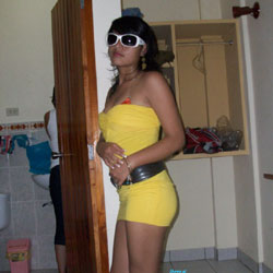 Girl Peruvian - Brunette, Dressed