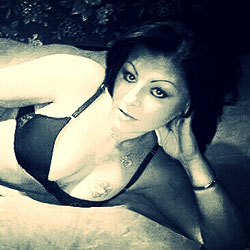 Pic #1 Sexy Vintage Milf Brunette Wife - Wife/wives