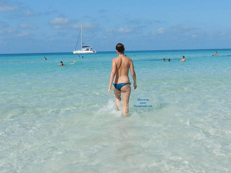 Pic #1 My Girlfriend Love Topless Beach 2 - Beach, Gf