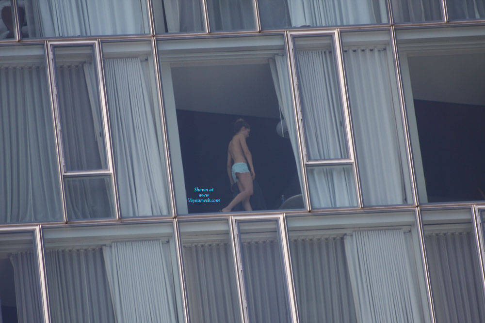Pic #1Girls In Whe Windows - Voyeur