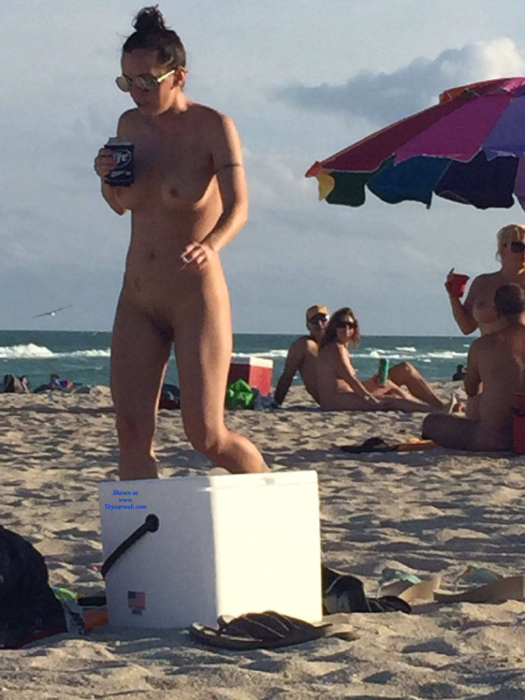 Pic #1Nude In Miami - Beach