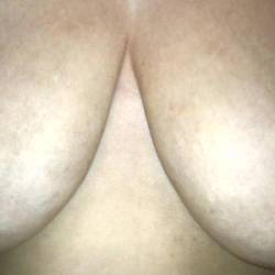Very large tits of my wife - Bustywife77