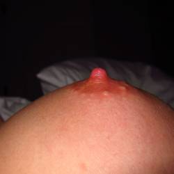 Medium tits of my wife - NW MILF