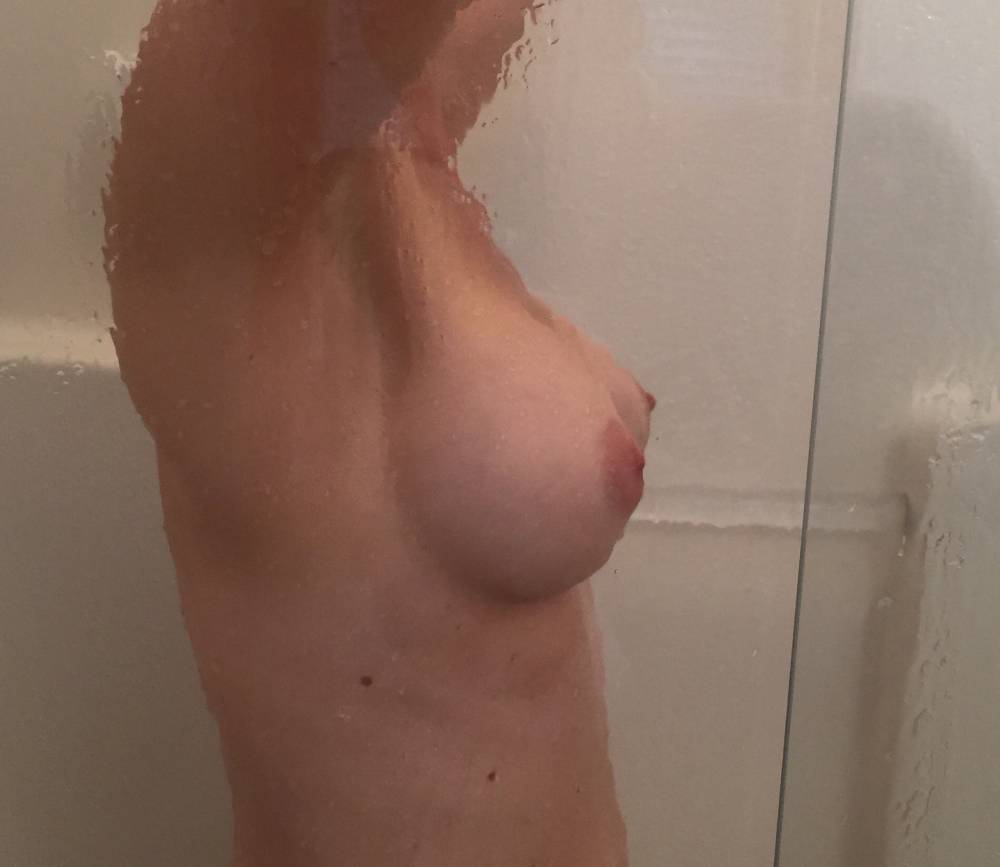 Pic #1 Medium tits of my wife - NW MILF