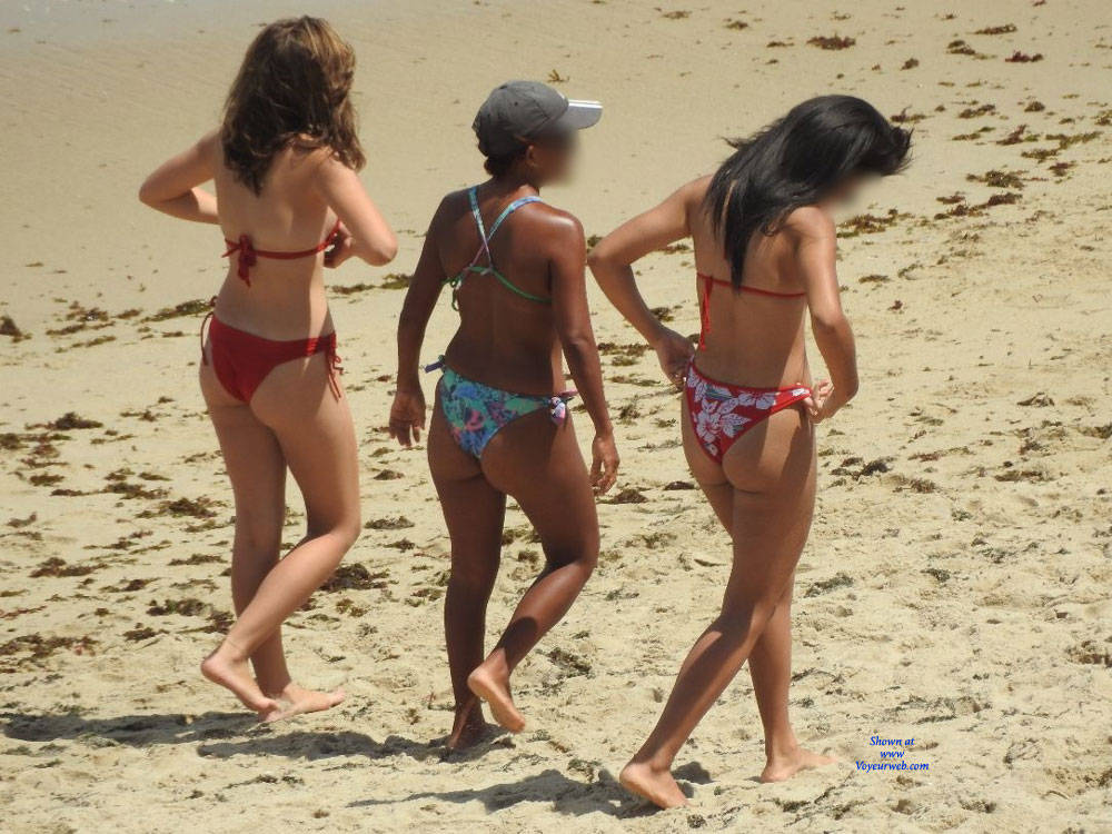 Pic #1 Asses In Olinda City, Brazil - Beach, Bikini Voyeur
