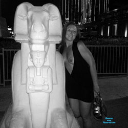 Pic #1 Vegas - Brunette, Flashing, Public Exhibitionist, Public Place, Wife/wives