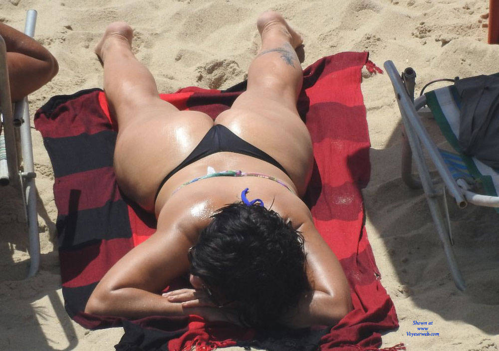 Pic #1Enormous Ass From Recife City - Beach Voyeur