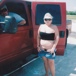 Pic #1 Showing The Bod Outdoors - Beach, Big Tits