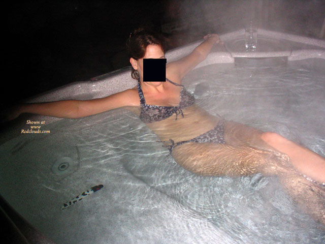 Pic #1My Hot Tub Milf