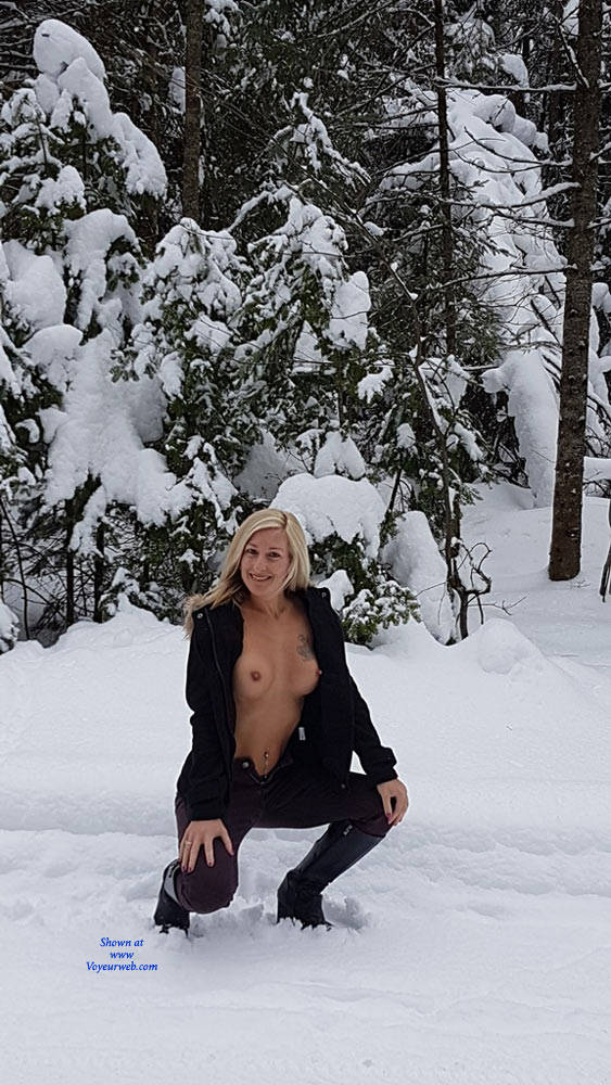 Pic #1 Hard Nips In The Snow - Blonde, Outdoors, Nature, Amateur, Tattoos
