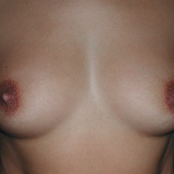 Medium tits of my wife - Mapis